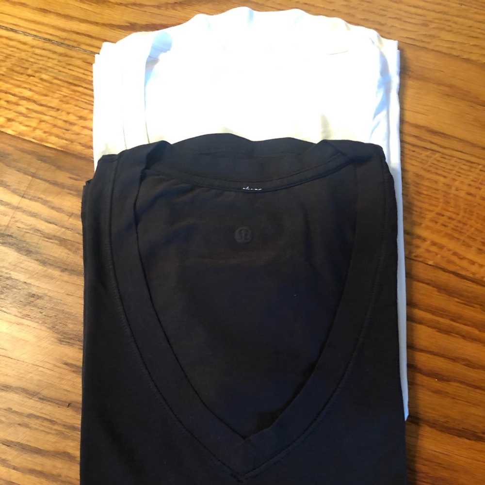 Lululemon Love lll Tees, size 2 in black and white